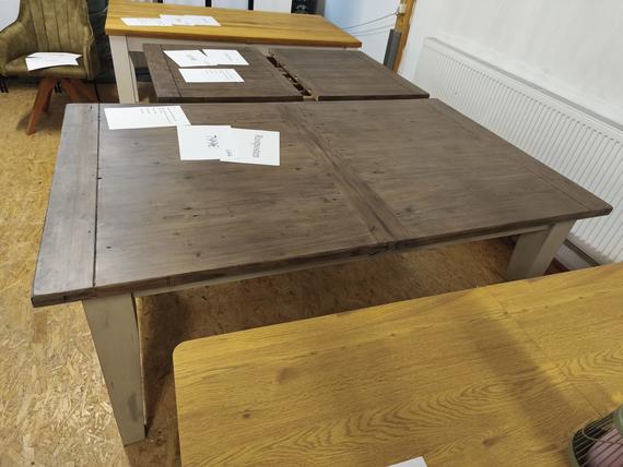 Tisch, Esstisch, Echtholz, 180 x 112cm, ausziehbar auf 244cm – Bild 2 von 3